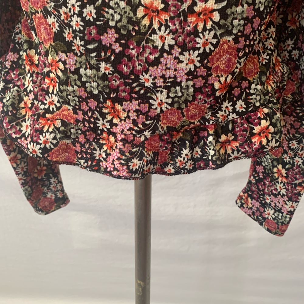 Cute Floral Crop - Picture 6 of 7
